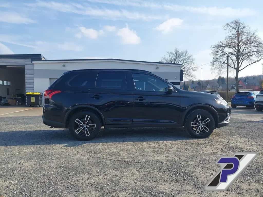 Mitsubishi Outlander 2WD Edition+ Black-Paket Navi+DACH 360 10/2018-photo-5