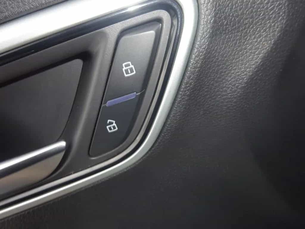 MG ZS 106PS Comfort Klima DAB+ LED 03/2023-photo-16