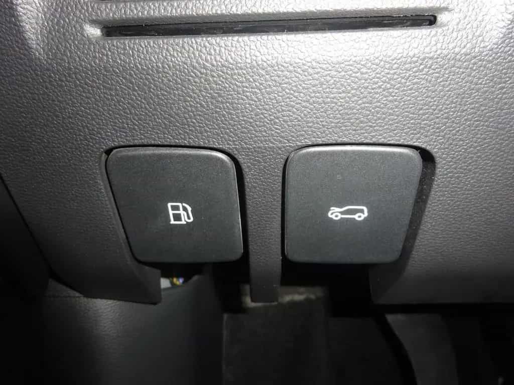 MG ZS 106PS Comfort Klima DAB+ LED 03/2023-photo-19