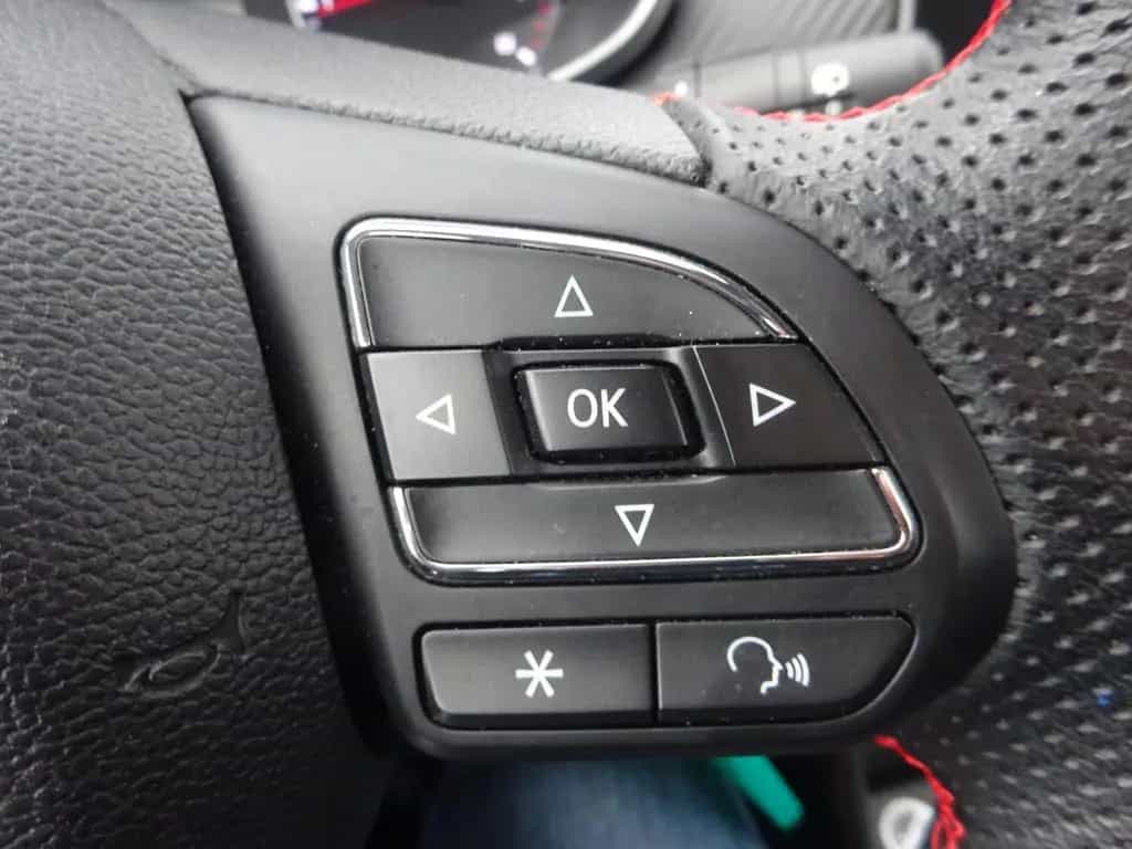 MG ZS 106PS Comfort Klima DAB+ LED 03/2023-photo-23
