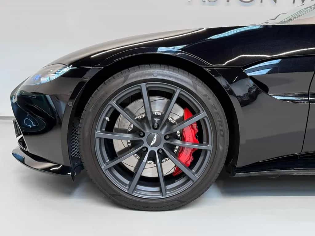 Aston Martin V8 Vantage Roadster | Aston Martin Brussels 07/2023-photo-10