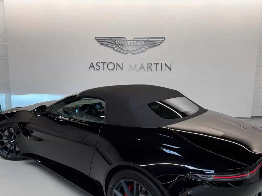 Aston Martin V8 Vantage Roadster | Aston Martin Brussels 07/2023-photo-12