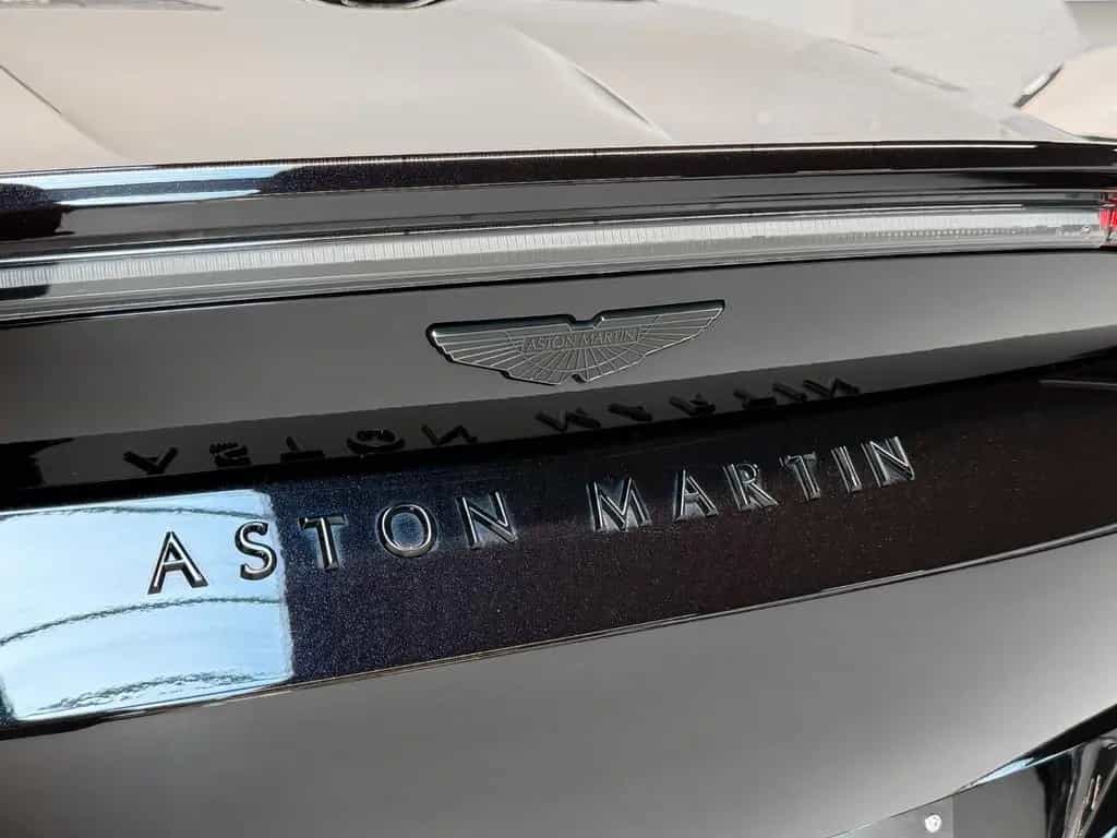 Aston Martin V8 Vantage Roadster | Aston Martin Brussels 07/2023-photo-14