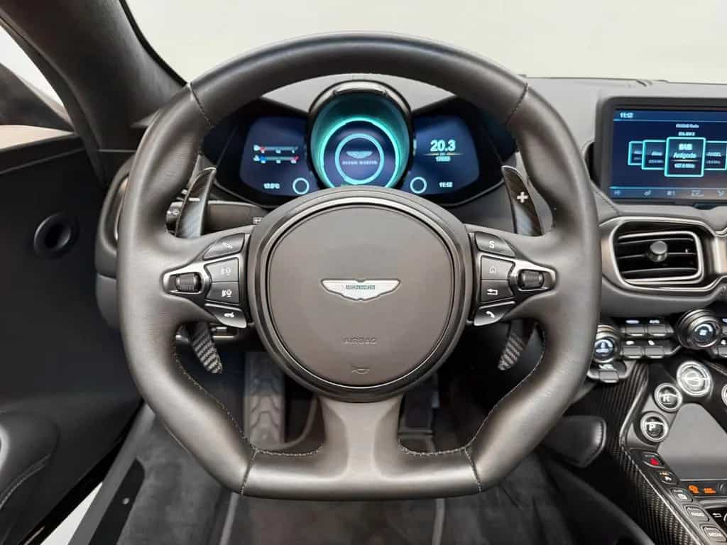Aston Martin V8 Vantage Roadster | Aston Martin Brussels 07/2023-photo-17