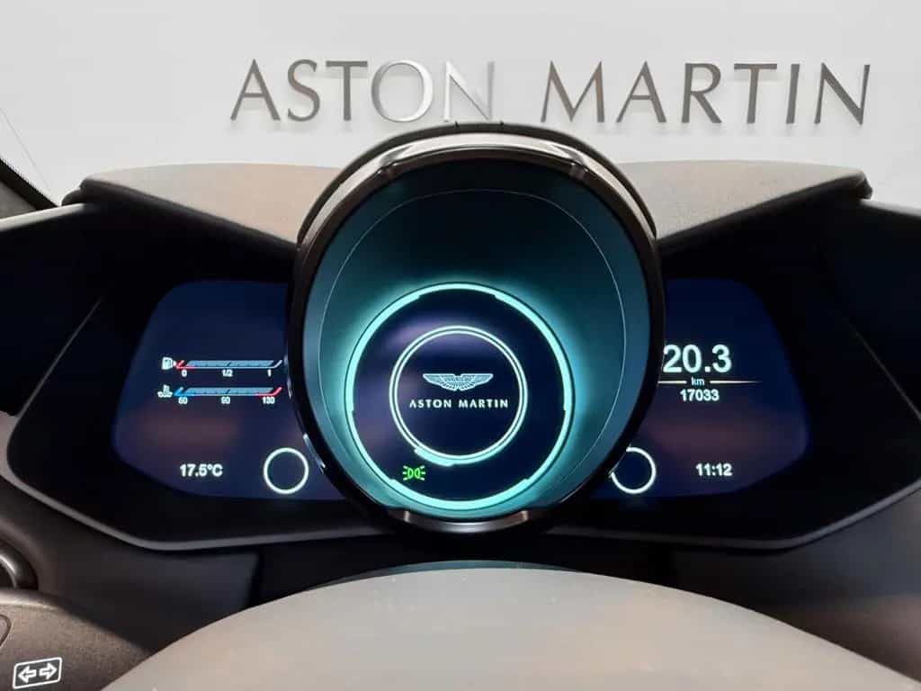 Aston Martin V8 Vantage Roadster | Aston Martin Brussels 07/2023-photo-18