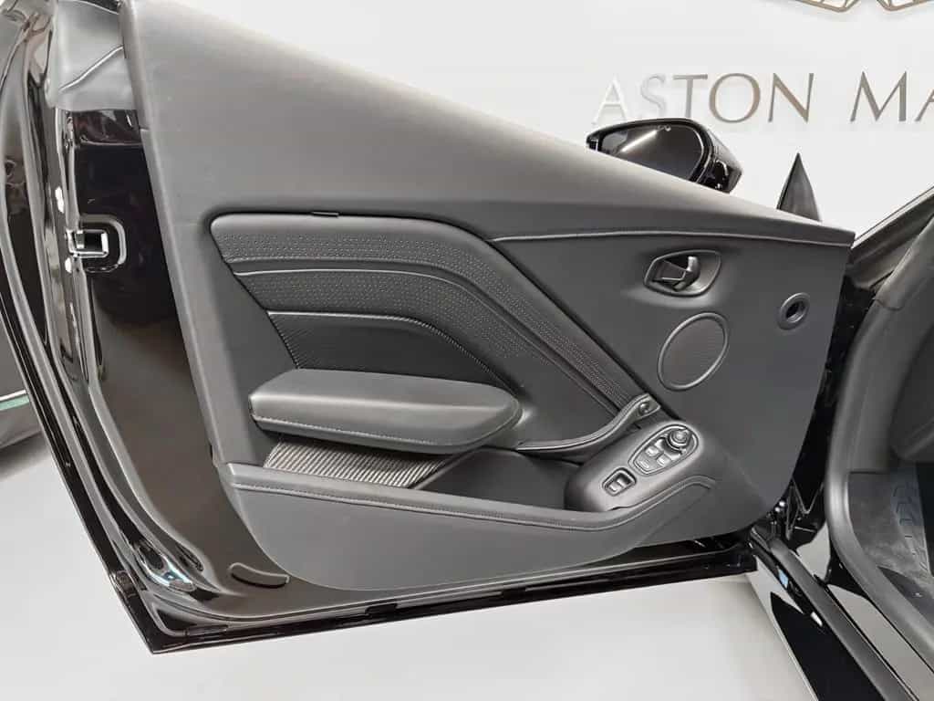 Aston Martin V8 Vantage Roadster | Aston Martin Brussels 07/2023-photo-22
