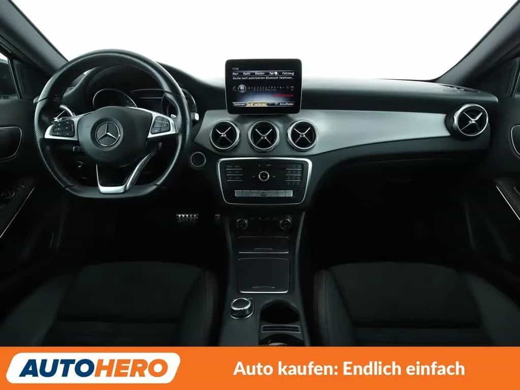 Mercedes-Benz GLA-Class GLA 200 AMG Line Aut.*NAV*LED*TEMPO* 02/2018-photo-11