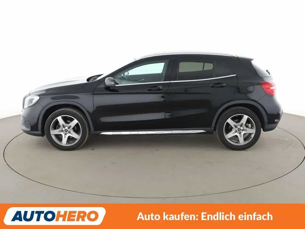 Mercedes-Benz GLA-Class GLA 200 AMG Line Aut.*NAV*LED*TEMPO* 02/2018-photo-2
