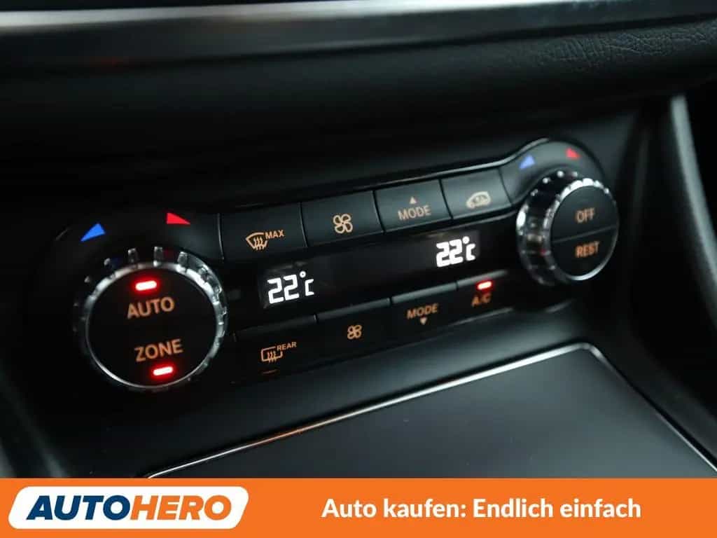 Mercedes-Benz GLA-Class GLA 200 AMG Line Aut.*NAV*LED*TEMPO* 02/2018-photo-24