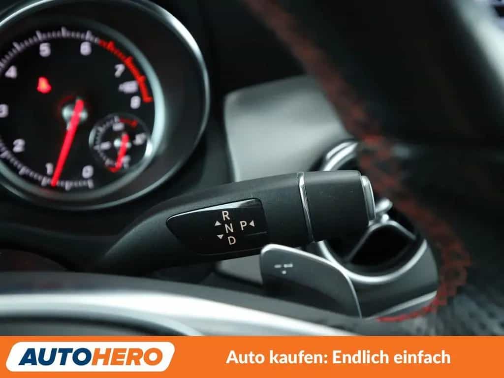Mercedes-Benz GLA-Class GLA 200 AMG Line Aut.*NAV*LED*TEMPO* 02/2018-photo-27