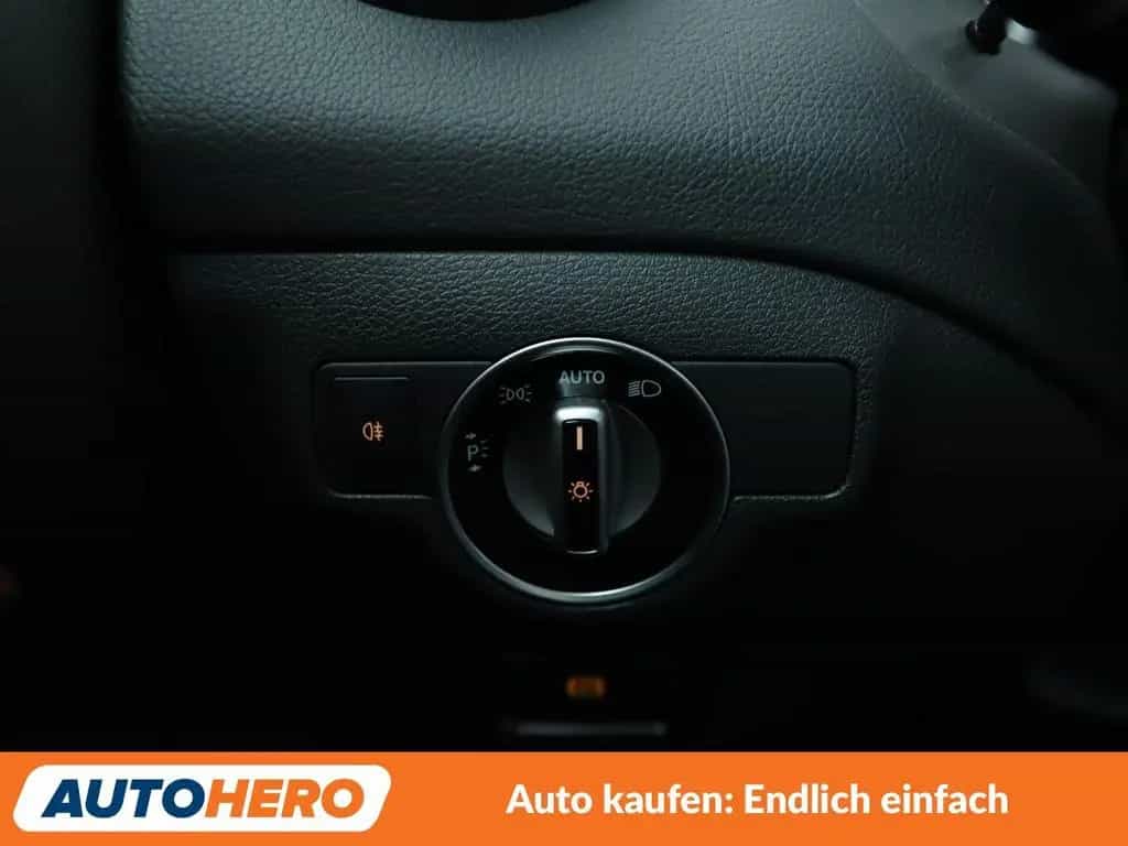 Mercedes-Benz GLA-Class GLA 200 AMG Line Aut.*NAV*LED*TEMPO* 02/2018-photo-28