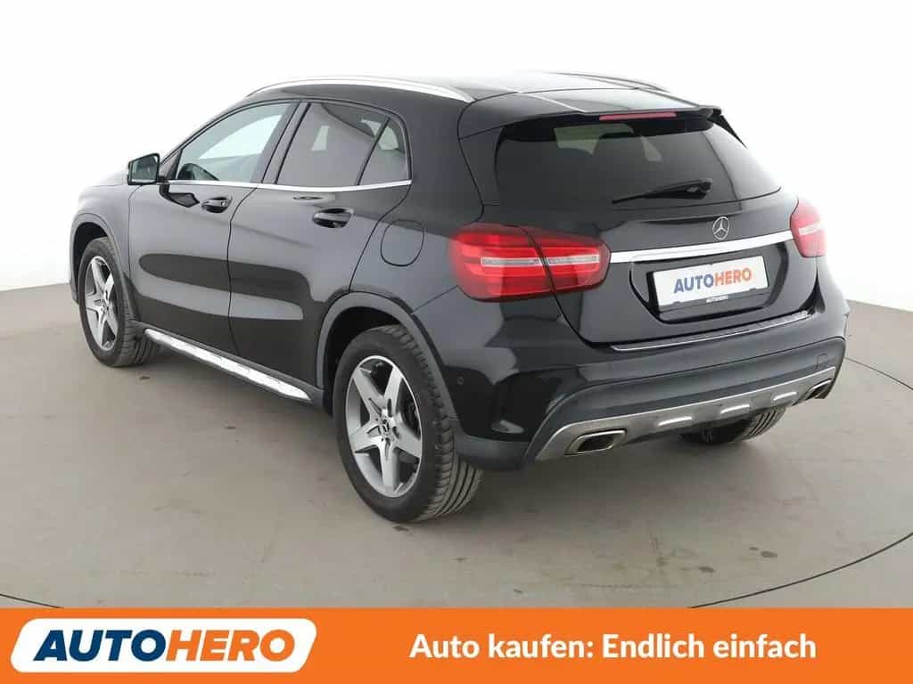 Mercedes-Benz GLA-Class GLA 200 AMG Line Aut.*NAV*LED*TEMPO* 02/2018-photo-3