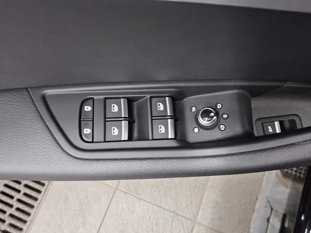 Audi A4 Avant 35 TFSI S-Line Leder Navi LED Sound RFK 06/2021-photo-8