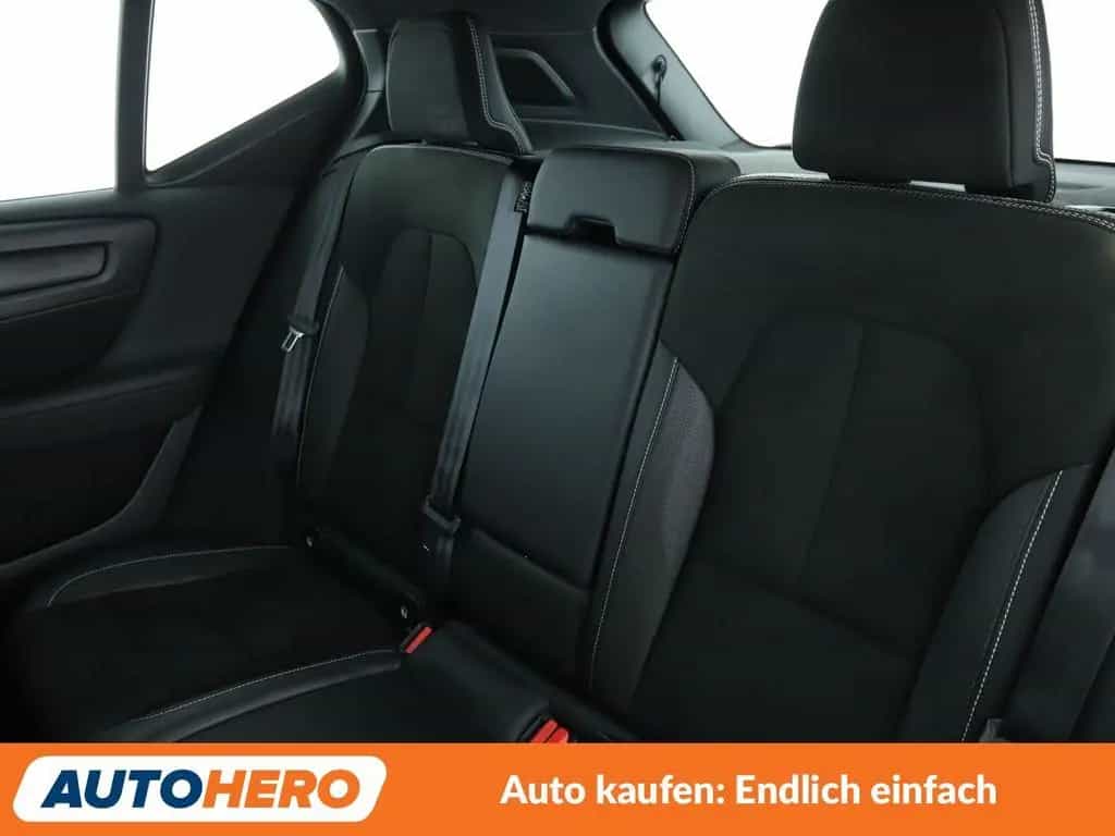 Volvo XC40 2.0 T4 R-Design 2WD Aut*NAVI*LED*TEMPO*CAM* 04/2019-photo-13