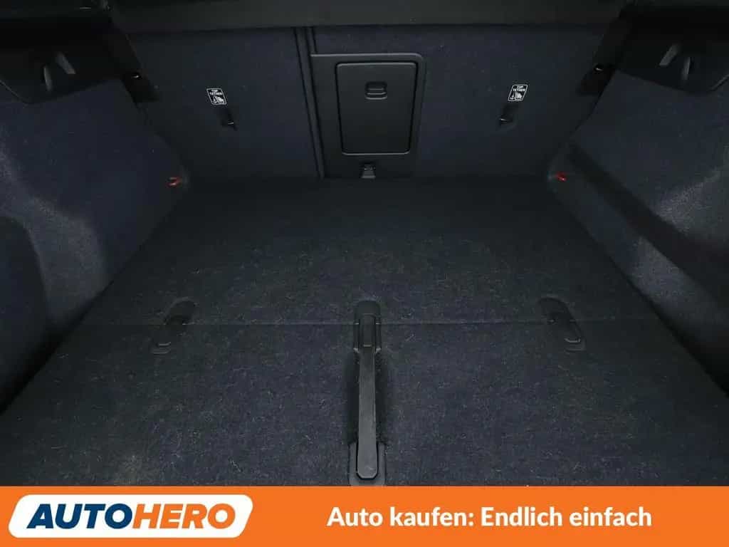 Volvo XC40 2.0 T4 R-Design 2WD Aut*NAVI*LED*TEMPO*CAM* 04/2019-photo-17