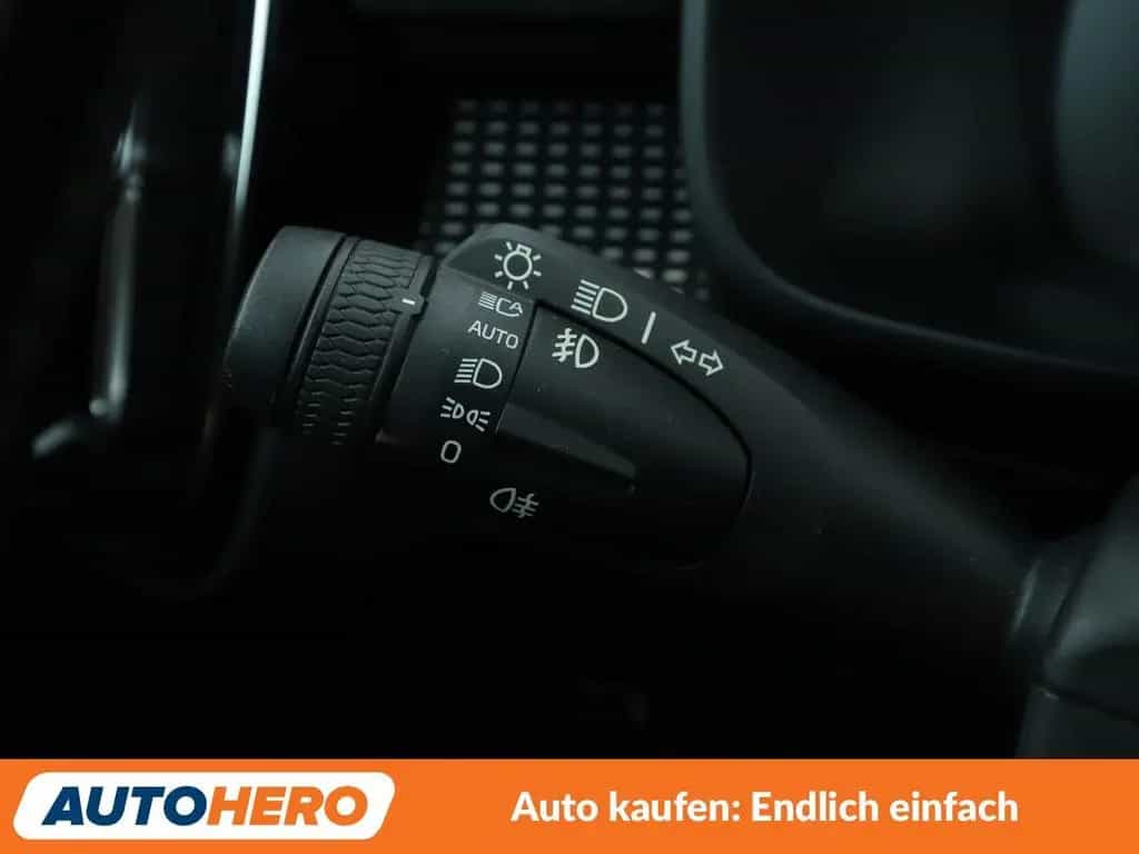 Volvo XC40 2.0 T4 R-Design 2WD Aut*NAVI*LED*TEMPO*CAM* 04/2019-photo-25