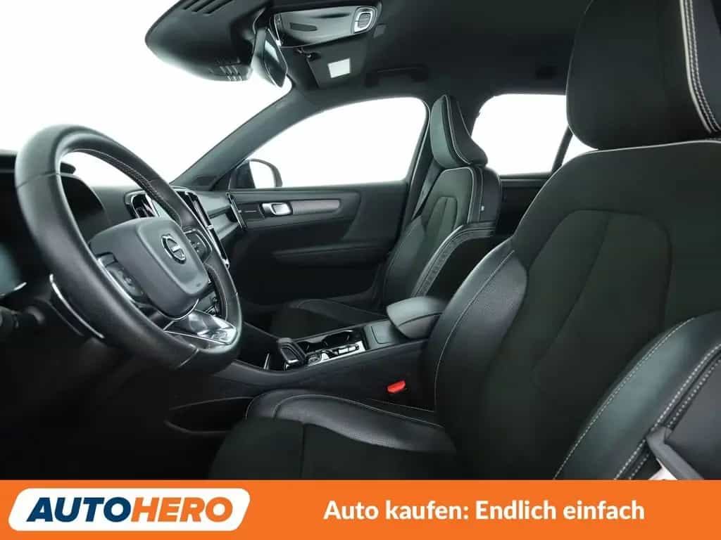 Volvo XC40 2.0 T4 R-Design 2WD Aut*NAVI*LED*TEMPO*CAM* 04/2019-photo-9