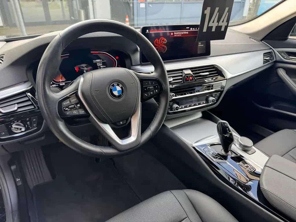 BMW 520 d Limousine St-Hzg ACC LC-Pro Memorysitze RFK 02/2023-photo-3