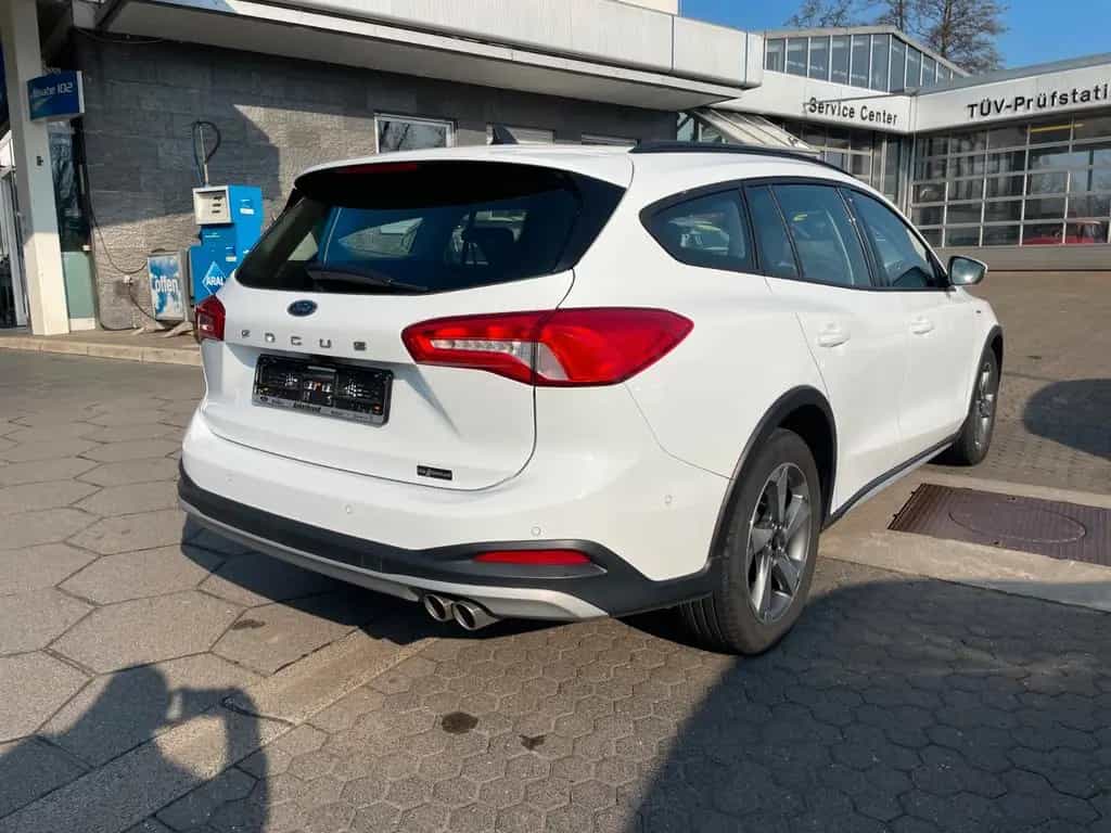 Ford Focus Turnier Active 1.5 EcoBlue 07/2019-photo-3