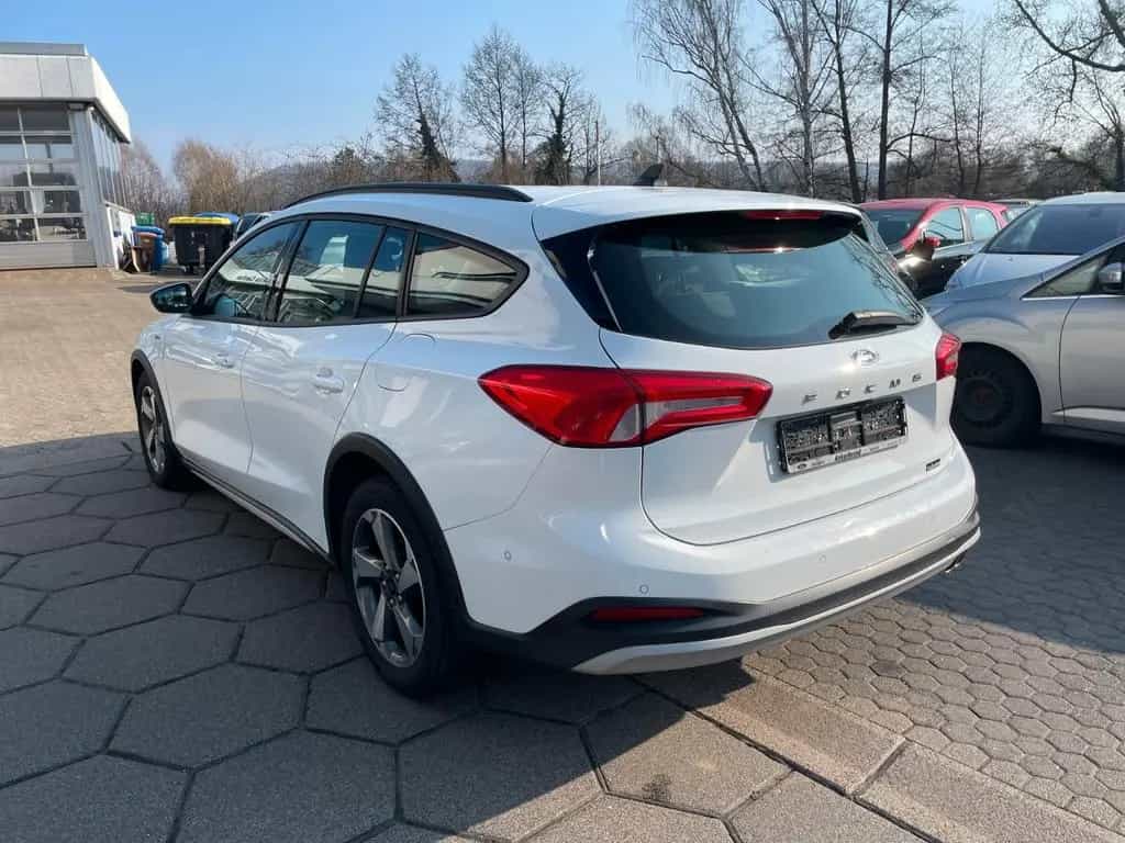 Ford Focus Turnier Active 1.5 EcoBlue 07/2019-photo-5