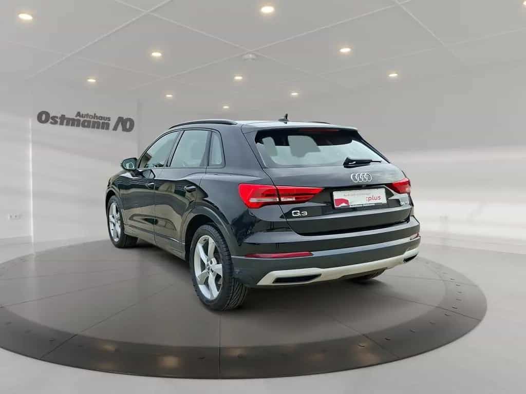 Audi Q3 35 TDI RFK AHK schwenkb CarPlay elk. Sitze 19 04/2022-photo-2