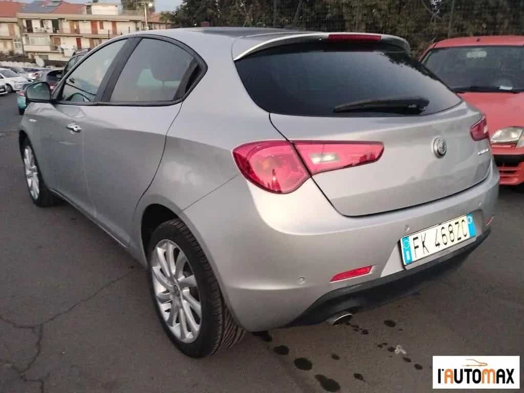 Alfa Romeo Giulietta ROMEO - Giulietta - 1.6 JTDm 120 CV Busines 07/2017-photo-5