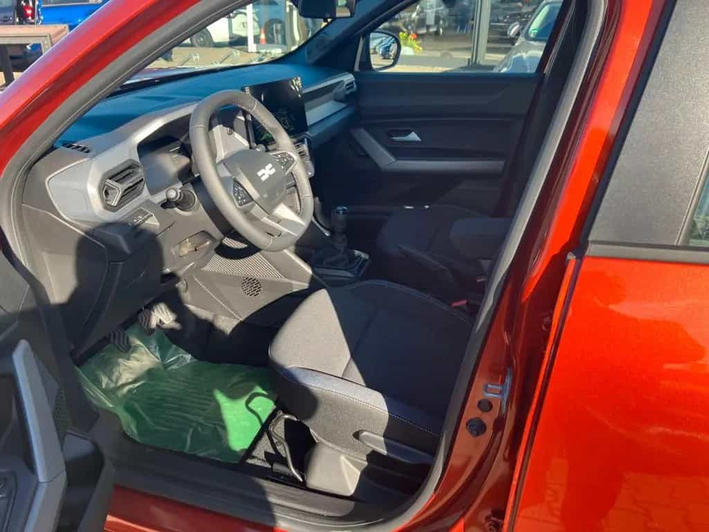 Dacia Duster III Mild Hybrid 140 Expression 03/2026-photo-8