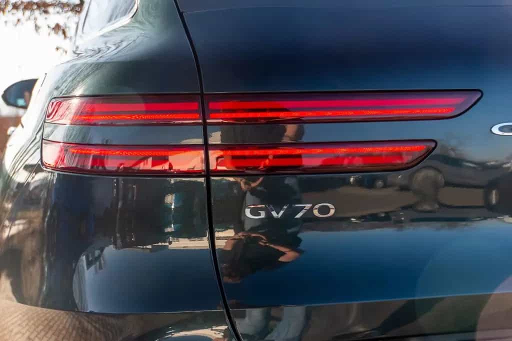 Genesis GV70 2.5T Luxury 4WD TECHNIK UND KOMFORT PAKET 04/2022-photo-11