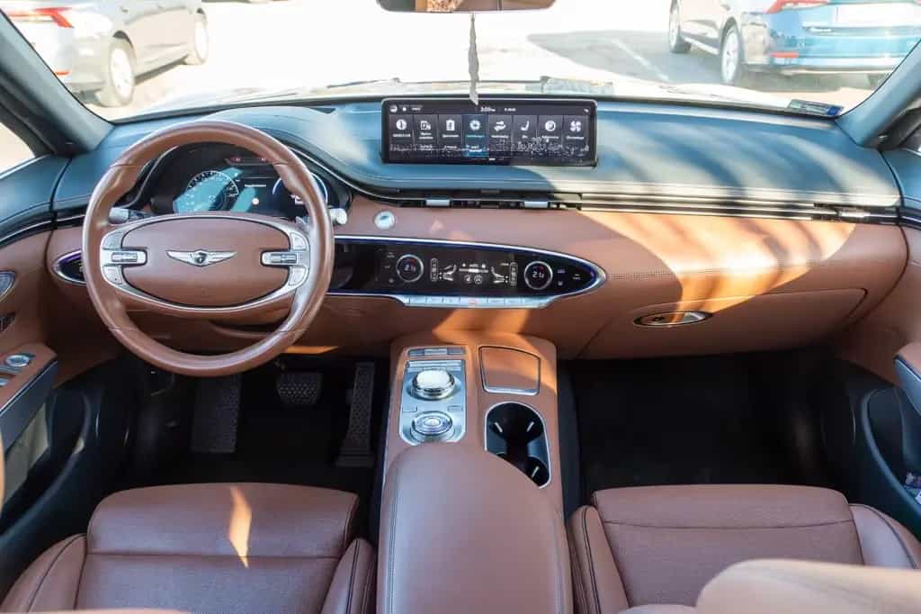 Genesis GV70 2.5T Luxury 4WD TECHNIK UND KOMFORT PAKET 04/2022-photo-12