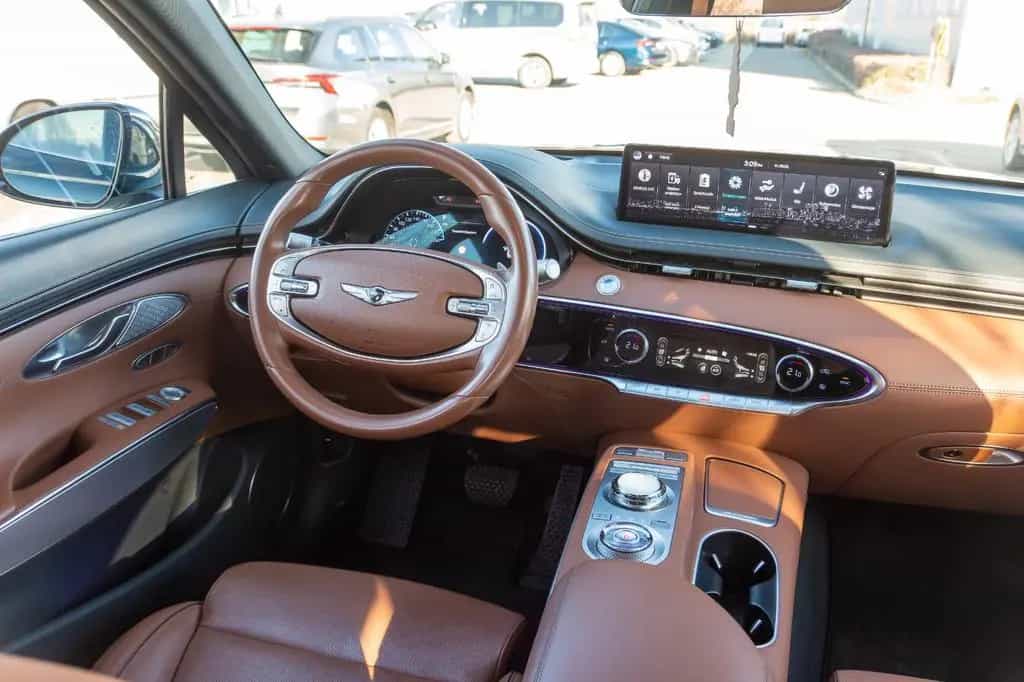 Genesis GV70 2.5T Luxury 4WD TECHNIK UND KOMFORT PAKET 04/2022-photo-14