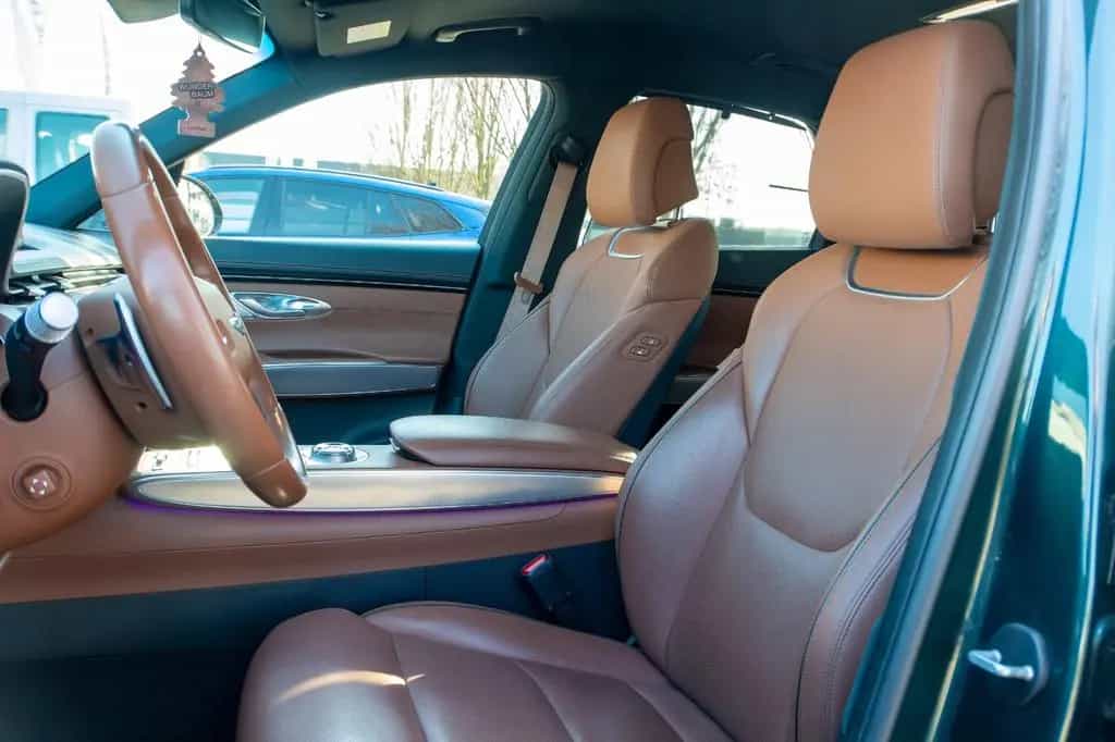 Genesis GV70 2.5T Luxury 4WD TECHNIK UND KOMFORT PAKET 04/2022-photo-17