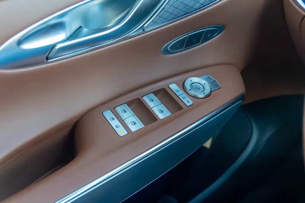 Genesis GV70 2.5T Luxury 4WD TECHNIK UND KOMFORT PAKET 04/2022-photo-27