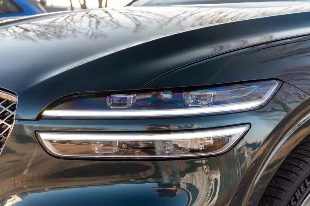 Genesis GV70 2.5T Luxury 4WD TECHNIK UND KOMFORT PAKET 04/2022-photo-8