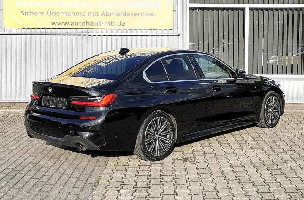 BMW 3 Series 320d M Sportpaket Head-Up Leder Laserlicht 01/2020-photo-1