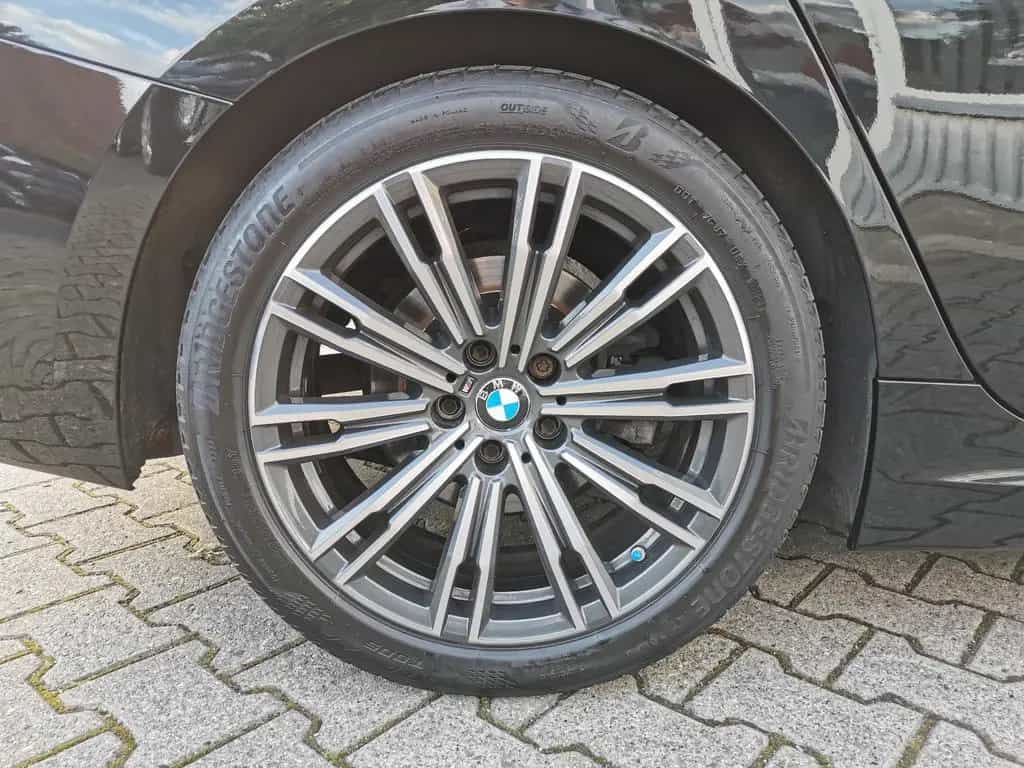 BMW 3 Series 320d M Sportpaket Head-Up Leder Laserlicht 01/2020-photo-3