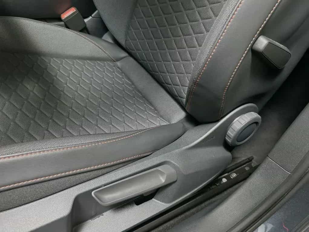 Seat Leon 1.5 TSI DSG FR LED Navi RFK Sitzh Klimaaut. 03/2025-photo-11