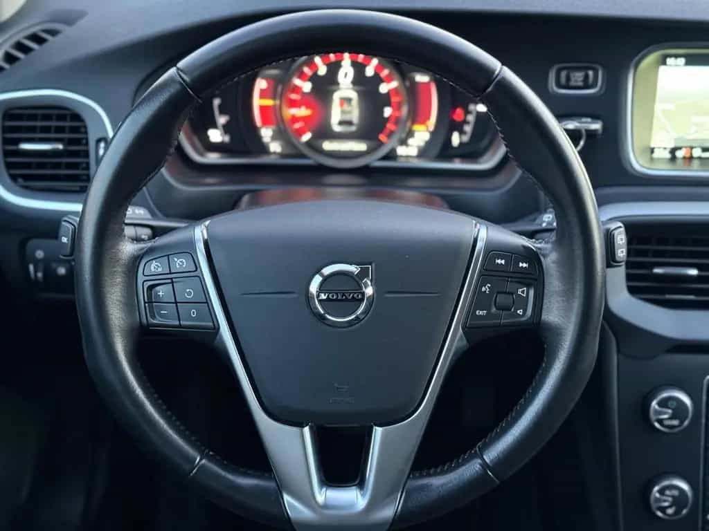 Volvo V40 Cross Country/LED/PDC/1-Hand/Automatik/SHZ 12/2016-photo-14