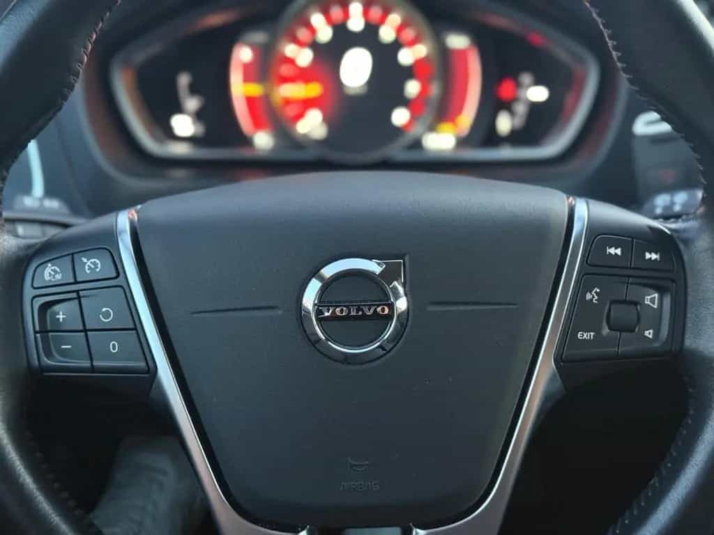 Volvo V40 Cross Country/LED/PDC/1-Hand/Automatik/SHZ 12/2016-photo-15