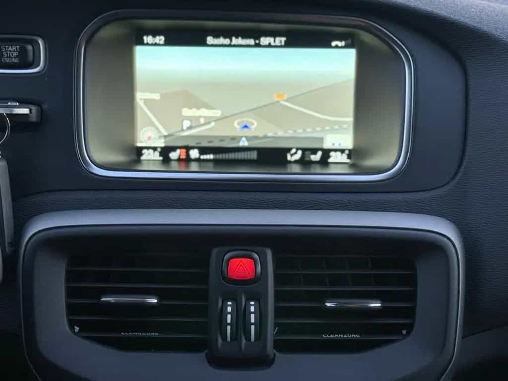 Volvo V40 Cross Country/LED/PDC/1-Hand/Automatik/SHZ 12/2016-photo-16