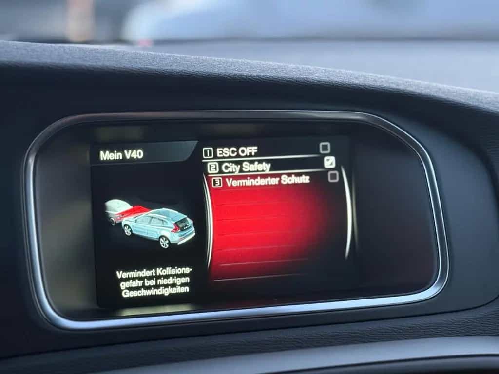 Volvo V40 Cross Country/LED/PDC/1-Hand/Automatik/SHZ 12/2016-photo-17