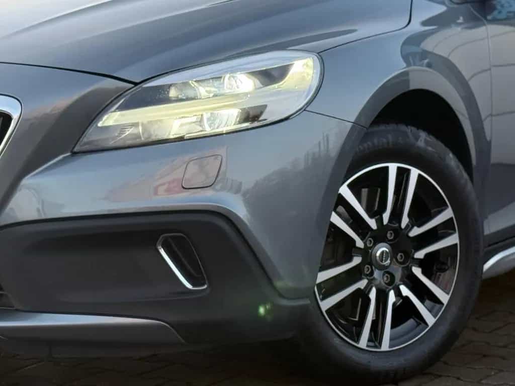 Volvo V40 Cross Country/LED/PDC/1-Hand/Automatik/SHZ 12/2016-photo-2