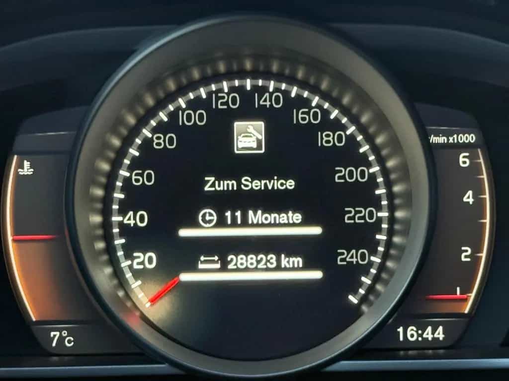 Volvo V40 Cross Country/LED/PDC/1-Hand/Automatik/SHZ 12/2016-photo-23