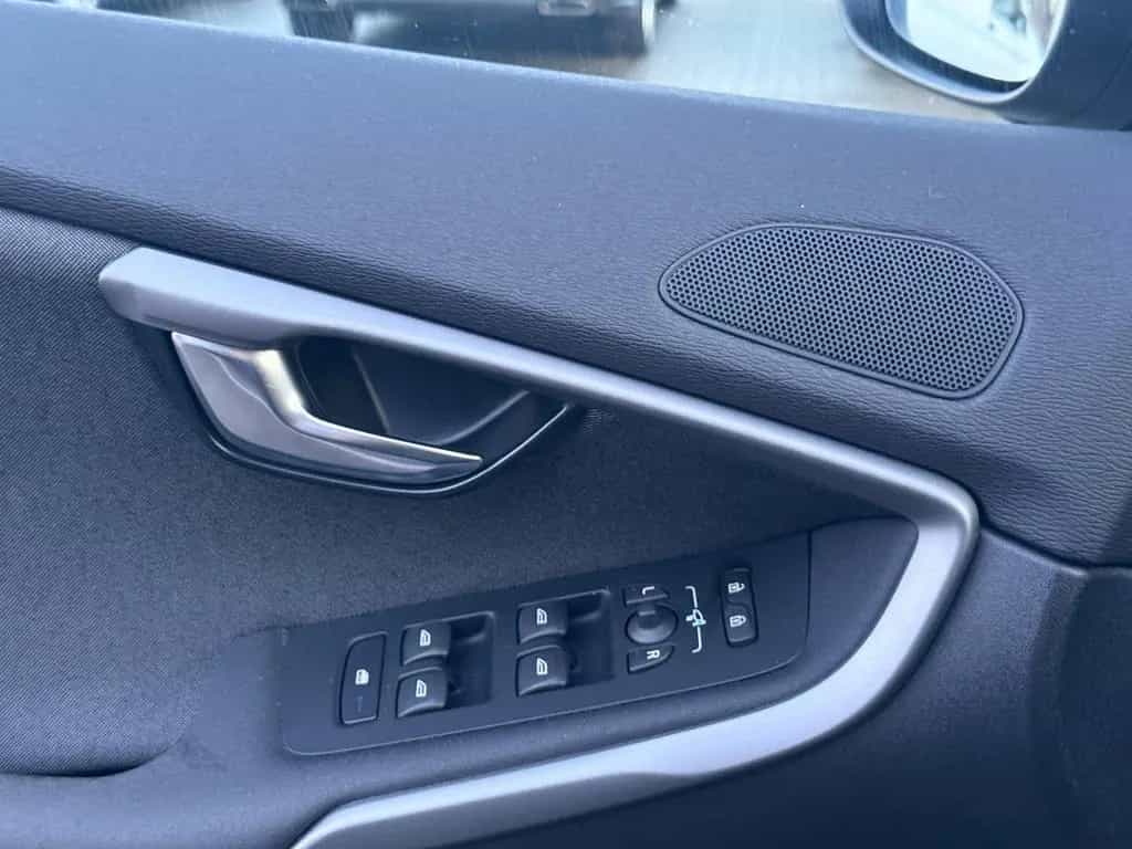 Volvo V40 Cross Country/LED/PDC/1-Hand/Automatik/SHZ 12/2016-photo-25