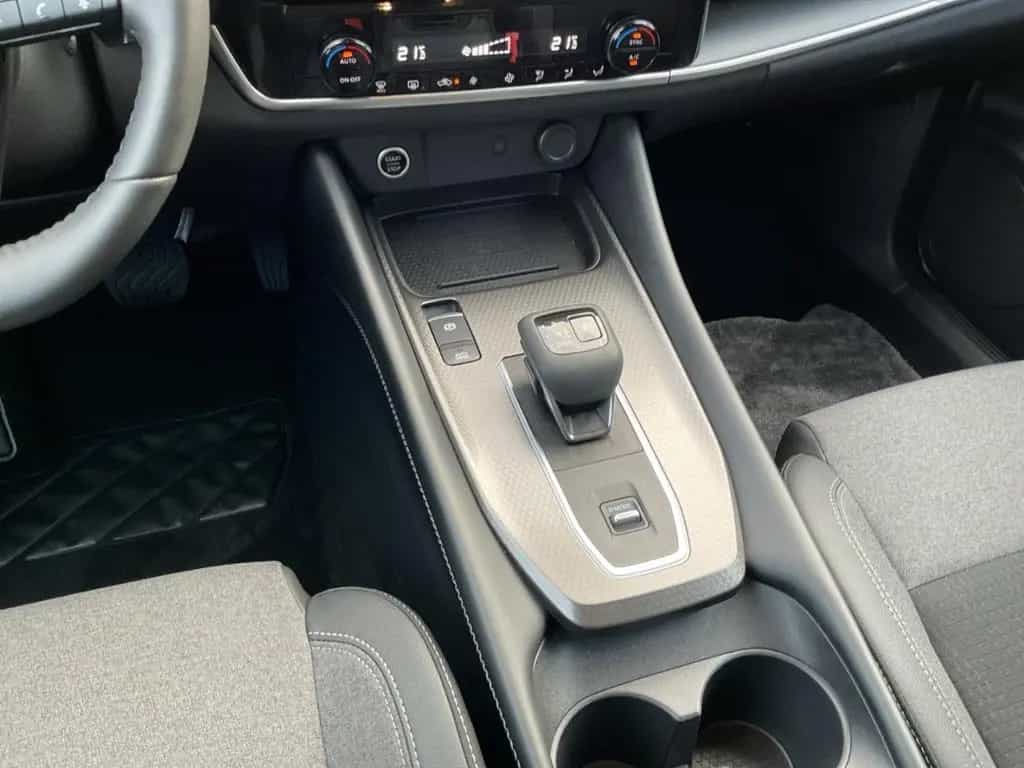 Nissan Qashqai 1.3 T MHEV Xtronic N-Connecta *LED*360°* 03/2025-photo-12