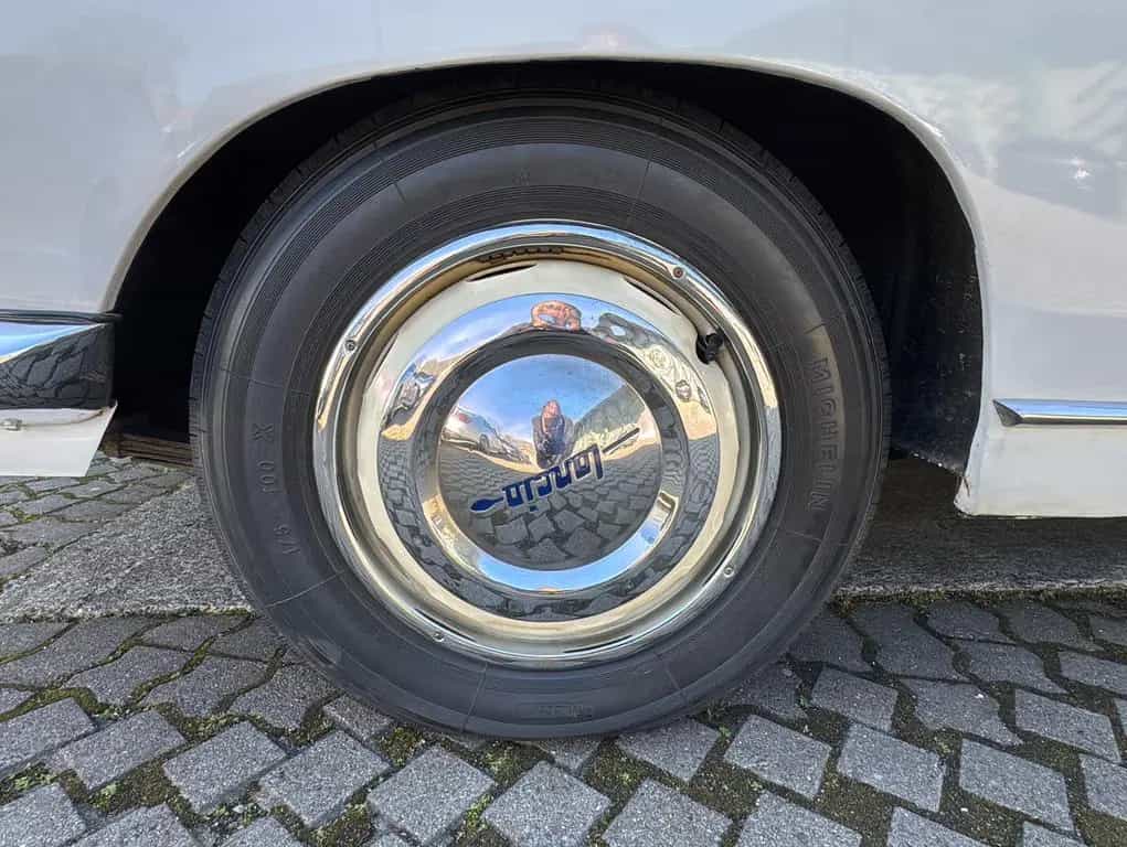 Lancia Flaminia Coupe unverbast. selten 6Zyl guter Zust 01/1960-photo-17