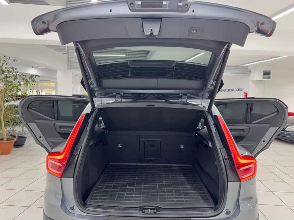 Volvo XC40 Momentum 2WD*Kamera*Navi*LED*PDC*H&K 01/2019-photo-11