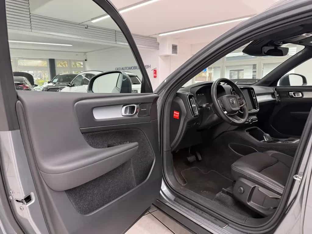 Volvo XC40 Momentum 2WD*Kamera*Navi*LED*PDC*H&K 01/2019-photo-7