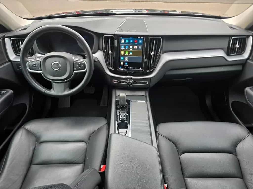 Volvo XC60 Momentum Pro 2WD,Navi,Leder,LED,Apple+Andro 04/2022-photo-11