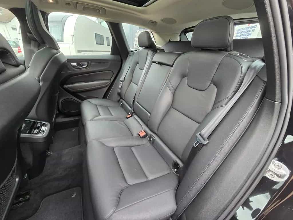 Volvo XC60 Momentum Pro 2WD,Navi,Leder,LED,Apple+Andro 04/2022-photo-22