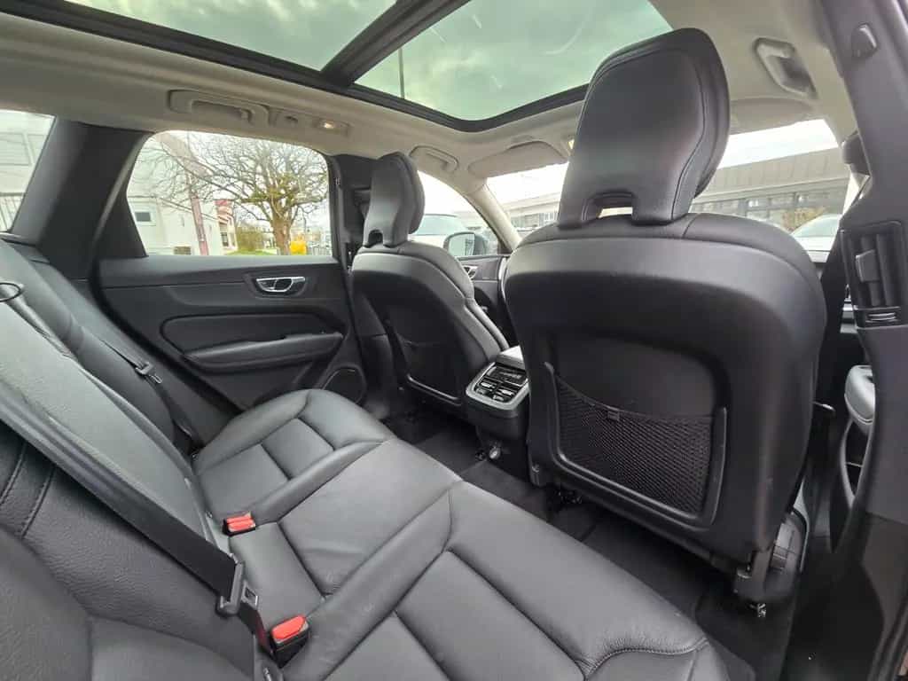 Volvo XC60 Momentum Pro 2WD,Navi,Leder,LED,Apple+Andro 04/2022-photo-24
